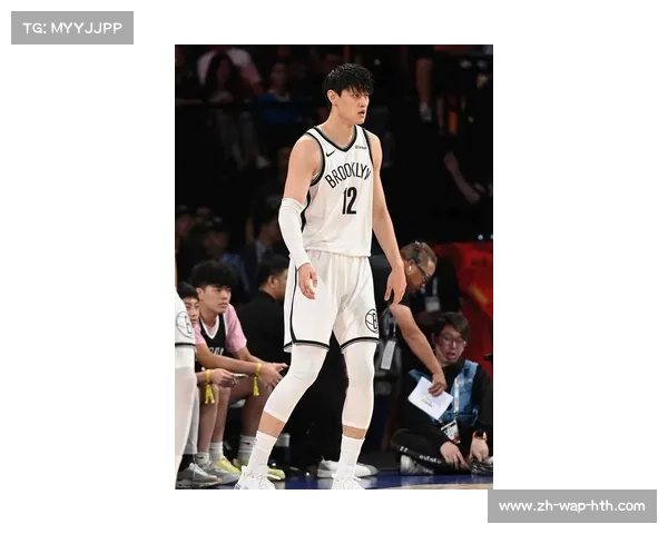 曾凡博NBA季前赛首秀登场十分钟防守表现获教练场边细致指导 曾凡博NBA季前赛首秀登场十分钟防守表现获教练场边细致指导